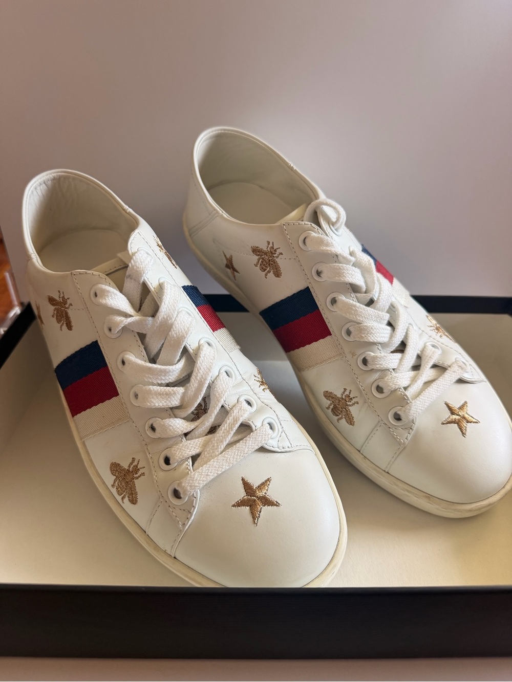 Gucci White Leather Sneakers with Gold Embroidery and Red-Blue Web